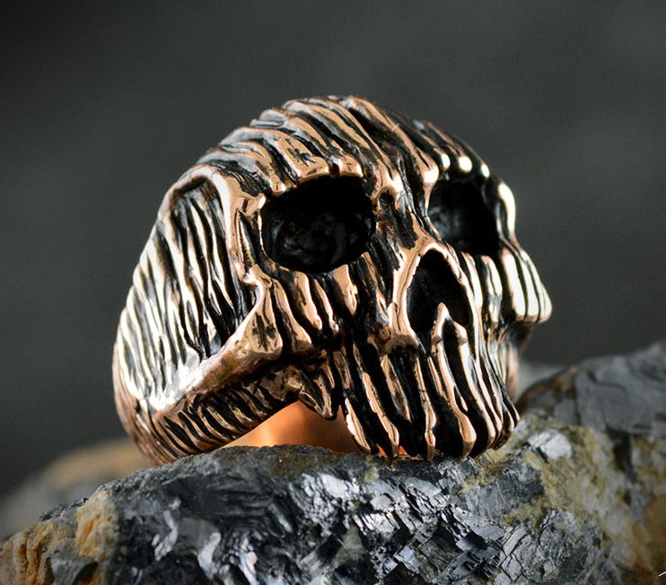 Anillo Calavera Plata maciza, Anillo Texturas corteza de árbol, Anillo calavera del bosque, Joyería para Hombre, Hecho a mano, Memento Mori - D´Cast