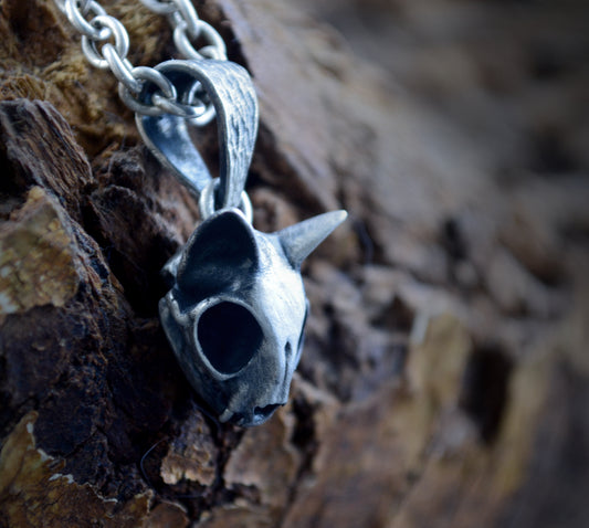 Colgante de calavera de gato en plata de ley para amantes de los gatos, joyería realista con calavera felina, regalo hecho a mano