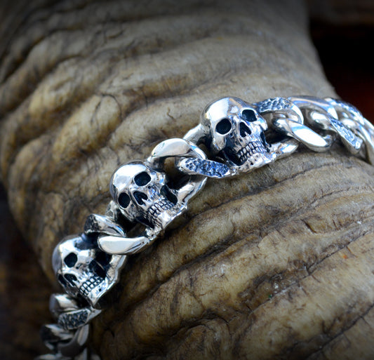 Pulsera de cadena cubana hecha a mano con tres calaveras