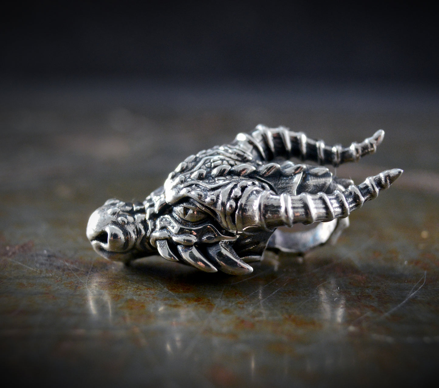 Anillo plata Cuernos de Dragón y colgante personalizados, Reservado