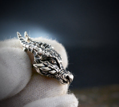 Anillo plata Cuernos de Dragón y colgante personalizados, Reservado