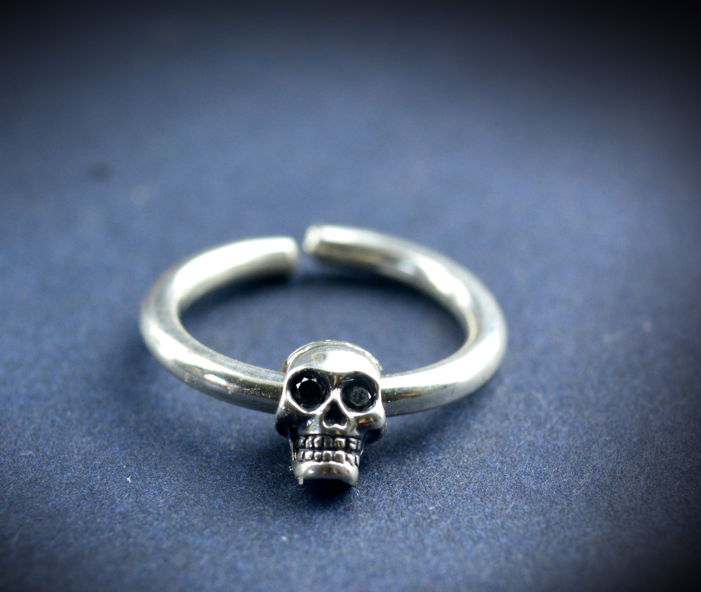 Aro para nariz con calavera pequeña de plata de ley , Septum, joyería punk
