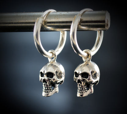 Hoop with skull in sterling silver, Earrings for men and women