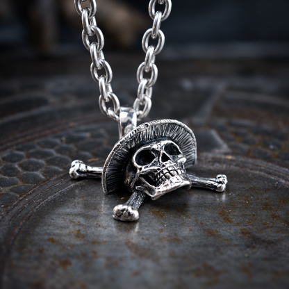 Colgante calavera con sombrero en plata · Vida Pirata