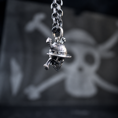 Colgante calavera con sombrero en plata · Vida Pirata