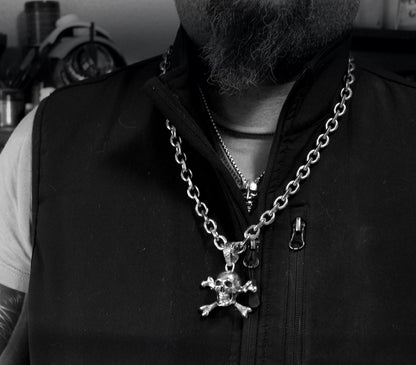 Colgante Calavera Pirata XL Plata de Ley | Jolly Roger Hecho a Mano | Joyería Gótica Biker Rock Halloween