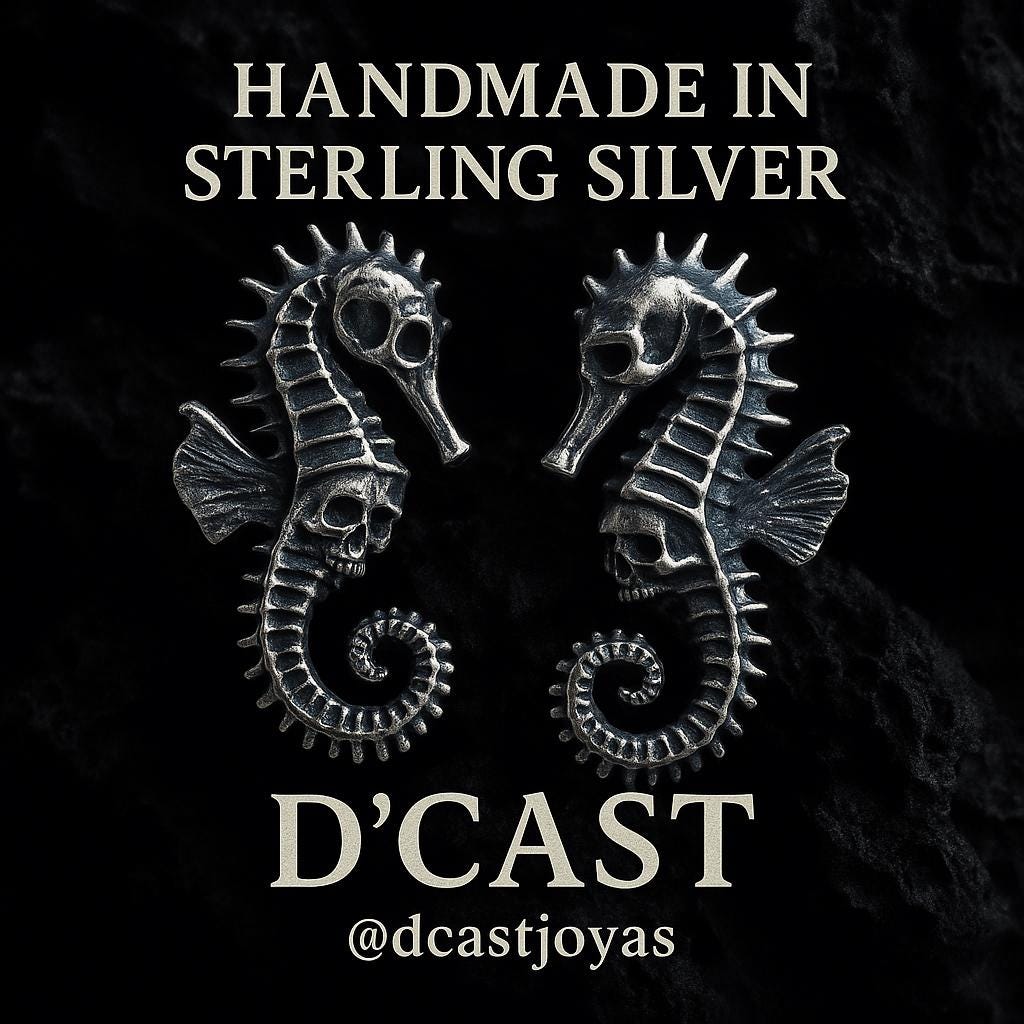 Pendientes caballito de mar con calavera en plata de ley – Joyería alternativa unisex | Gótico oceánico, punk, talismán hecho a mano