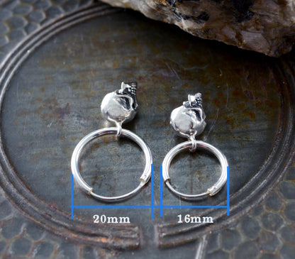 Hoop with skull in sterling silver, Earrings for men and women