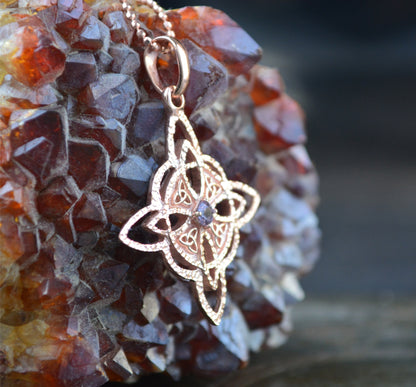 Massiver Hexenknoten-Anhänger aus Sterlingsilber mit Naturstein, handgefertigter Anhänger, schützende Halskette, Silberanhänger mit Amethyst