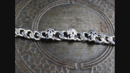 Pulsera de cadena cubana hecha a mano con tres calaveras