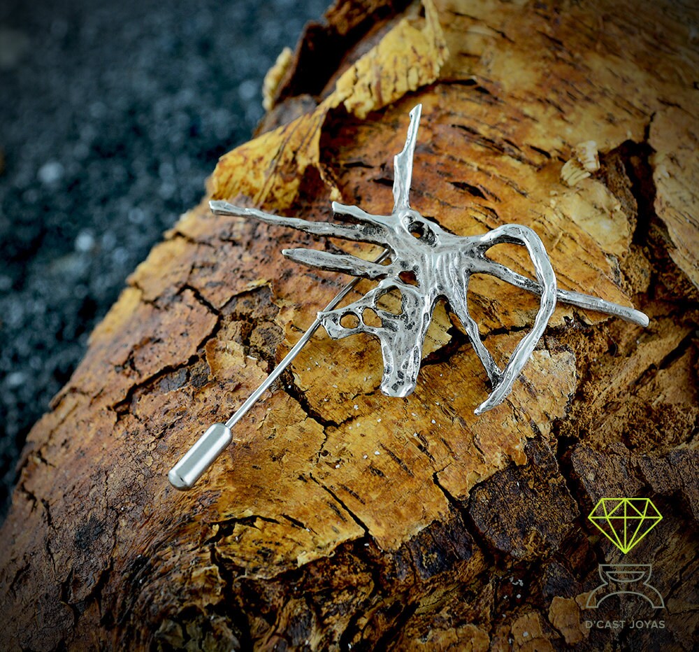 Broche plata Corazón, Broche artístico, Joyería de la naturaleza, Joyería contemporánea, Broche artesanal, Joyería urbana, Joyería unisex - D´Cast