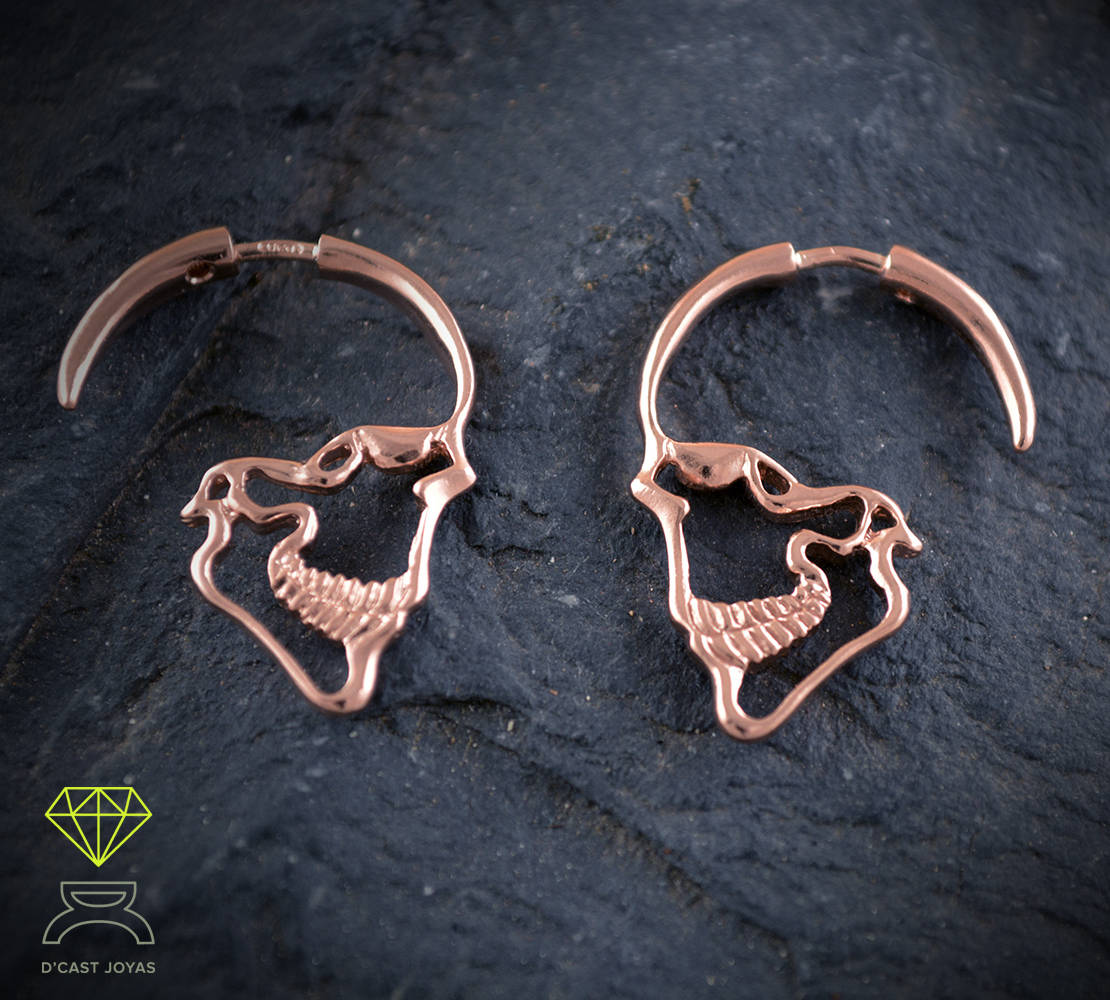 Pendiente de aro plata 925 calavera rosa, Aro perfil calavera con baño oro rosa 18k, Falso dilatador,  Joyería gótica, Pendiente artesanal - D´Cast