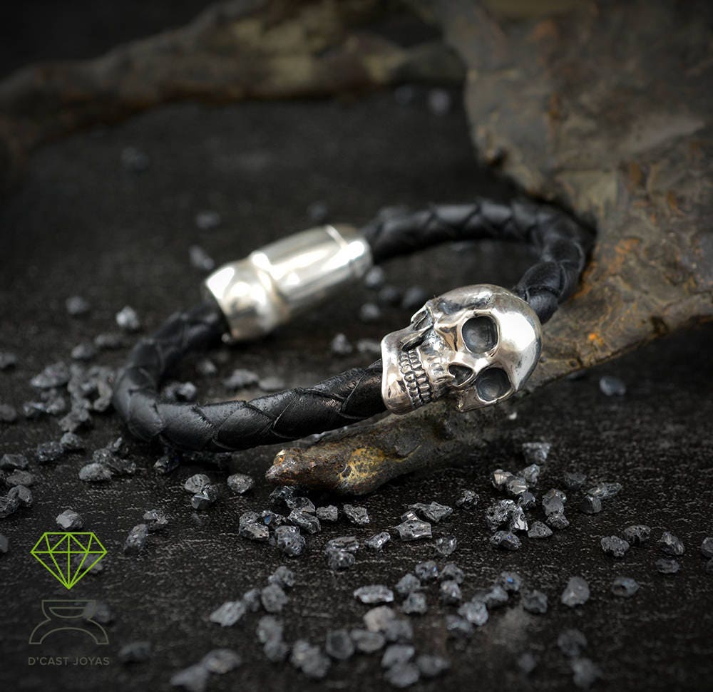 Pulsera Calavera  plata de ley y cuero, Brazalete calavera hombre, Brazalete cuero artesanal, Joyería hombre - D´Cast