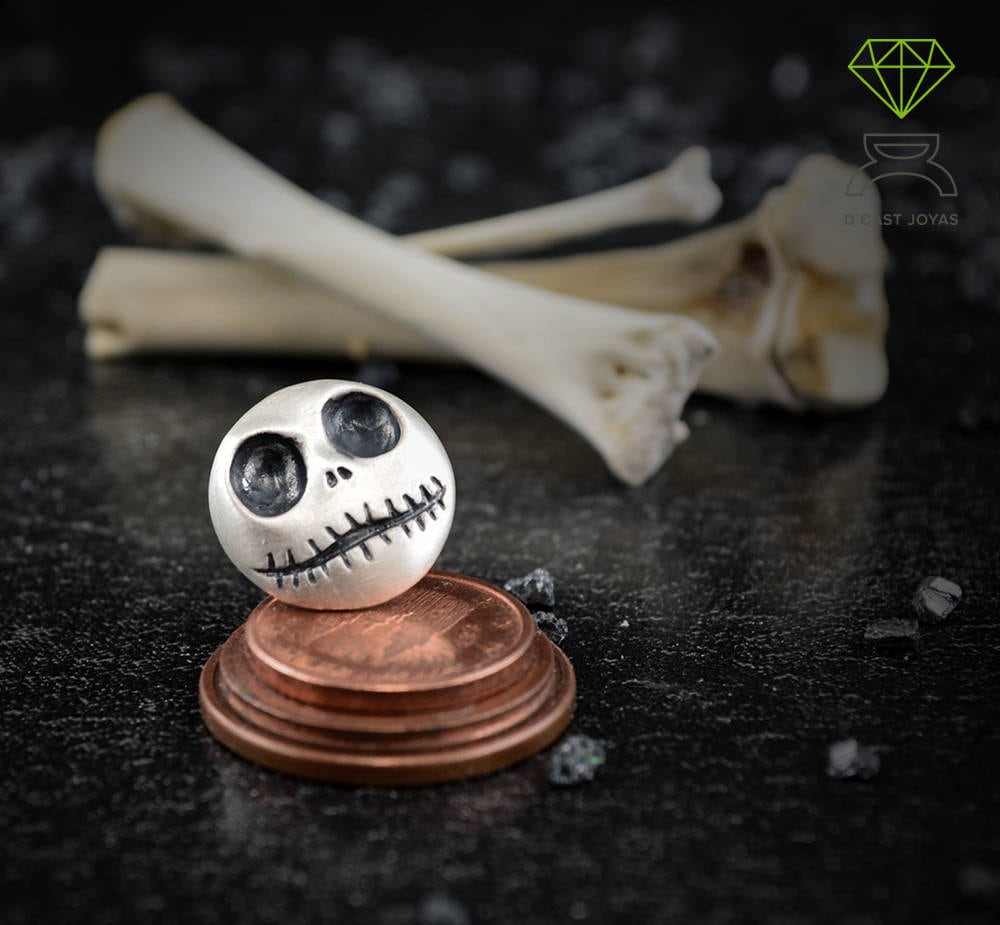 Jack Skellington Silber Pin, Weihnachtsgeschenk, massiver Silber Pin, Totenkopf Silber Pin, handgemachter Pin