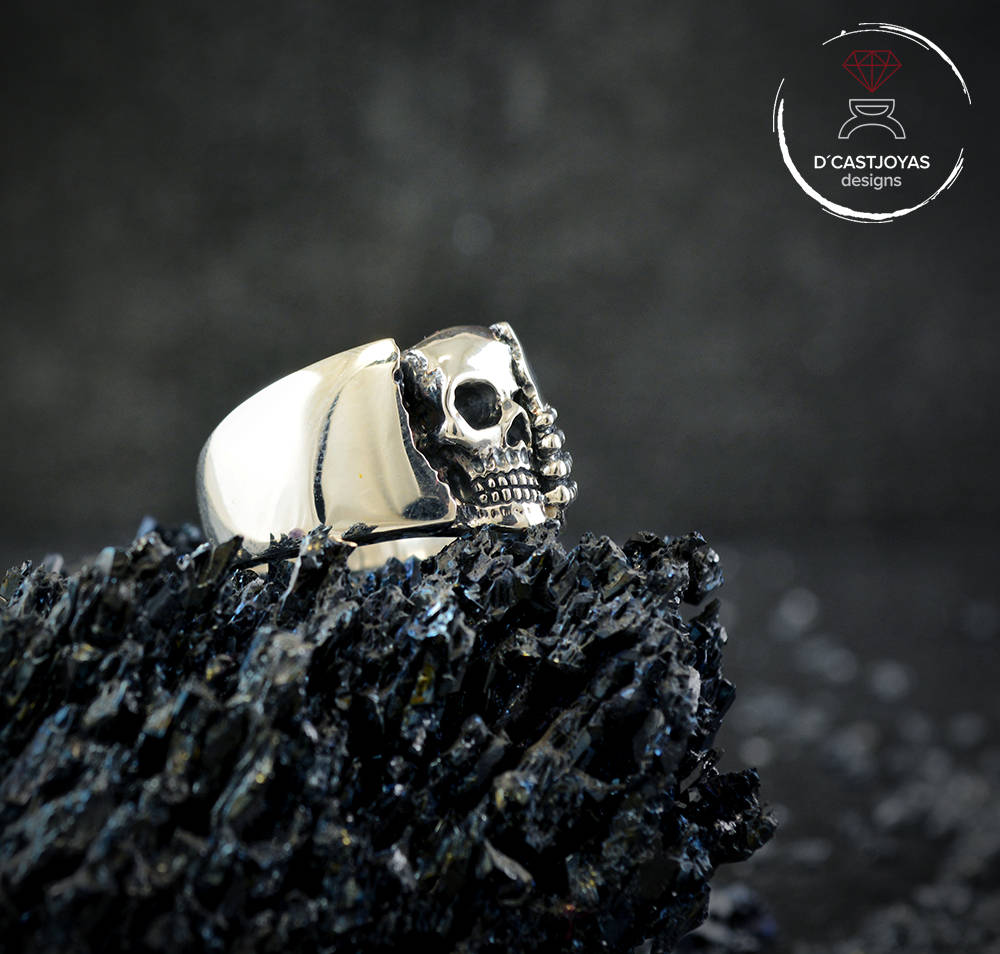 Anillo calavera Winter is coming grande