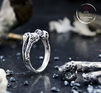 Anillo plata sólida hueso pequeño, Anillo plata ajustable hueso, Anillo plata unisex, Anillo artesanal, Joyería hombre, Joyería Brutalista - D´Cast