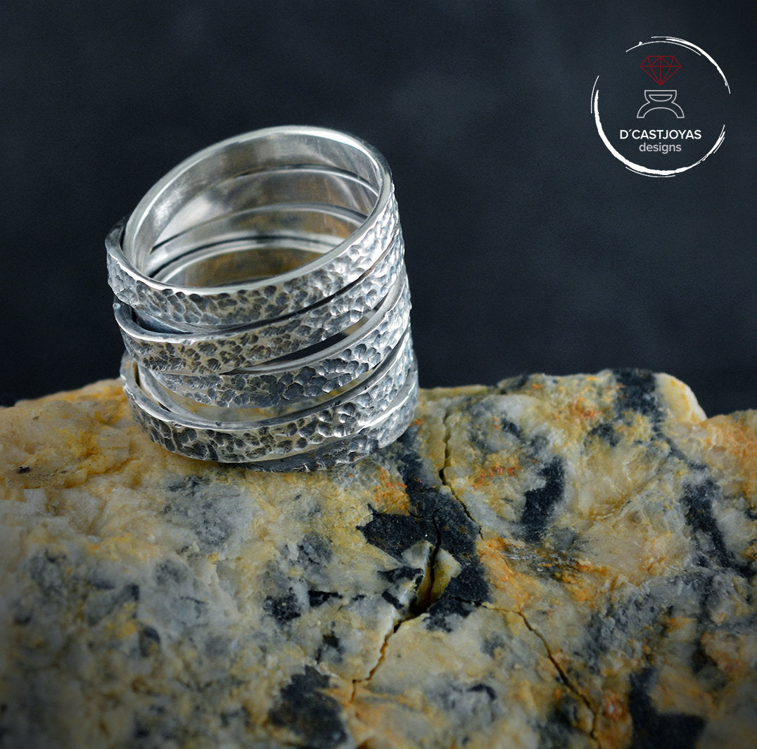 Hammered Continuous Wire Silver Ring, Infinity Band Ring, Infinity Loop Ring, Contemporary Jewelry