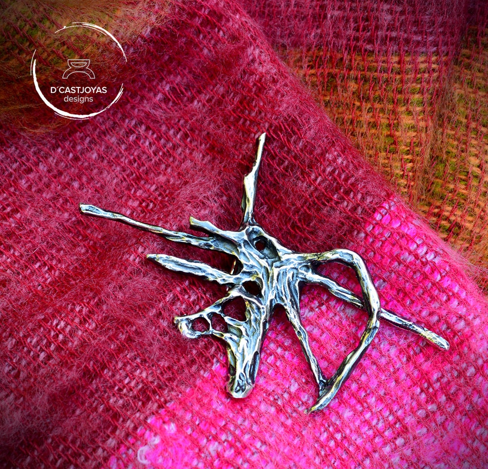 Broche plata Corazón, Broche artístico, Joyería de la naturaleza, Joyería contemporánea, Broche artesanal, Joyería urbana, Joyería unisex - D´Cast