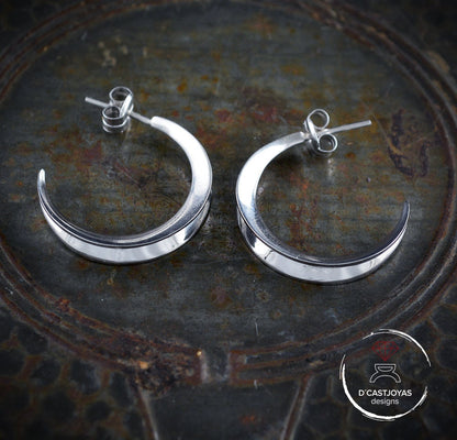 Pendientes media luna, Aros de plata 925, Pendientes Luna creciente,Minimalista, Joyería contemporánea, Estilo urbano, Hecho a mano - D´Cast