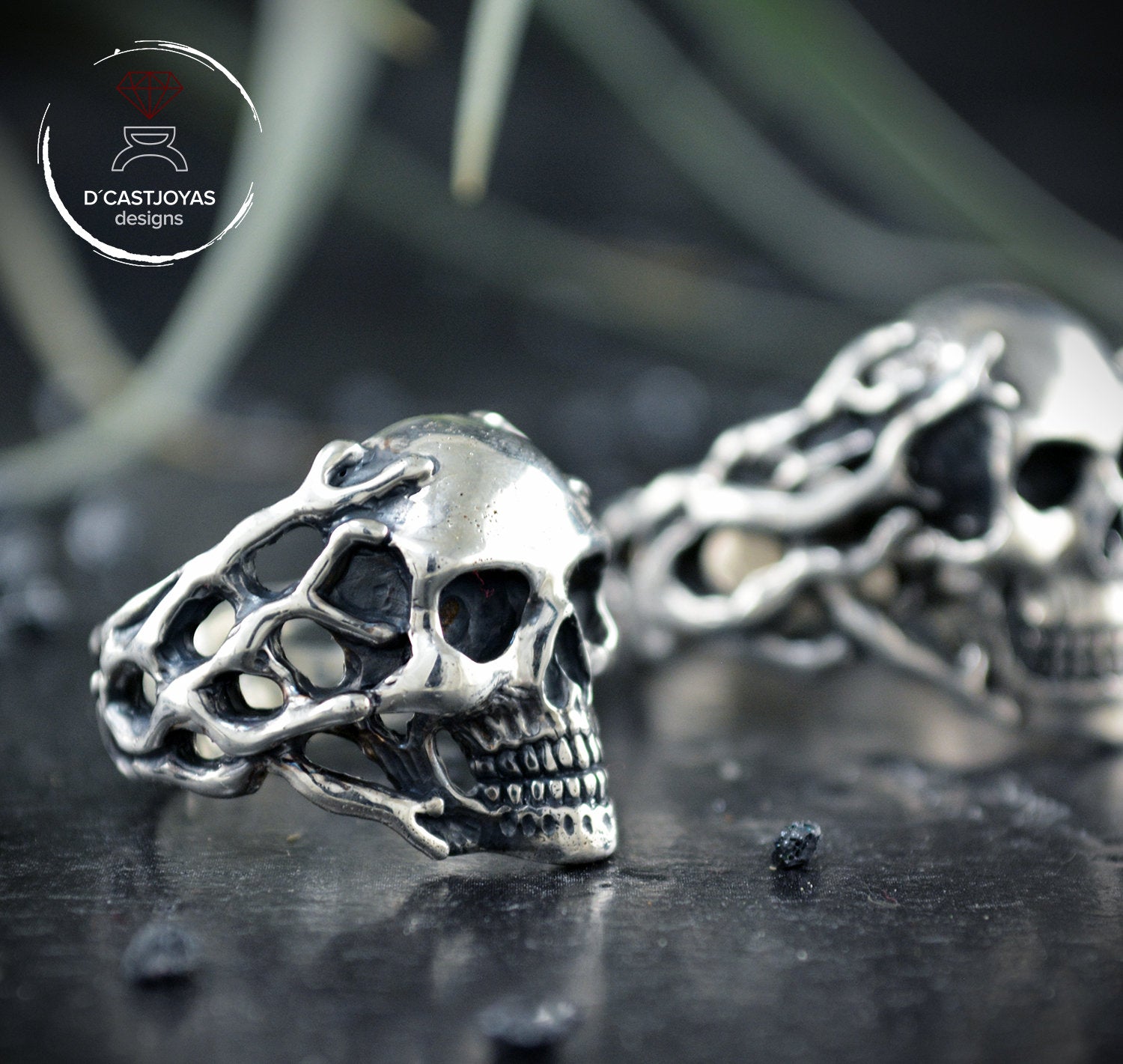 Anillo calavera plata 925 para mujer u hombre, Anillo  calavera con ramas de coral, Anillo artesanal, Anillo de plata para motero - D´Cast