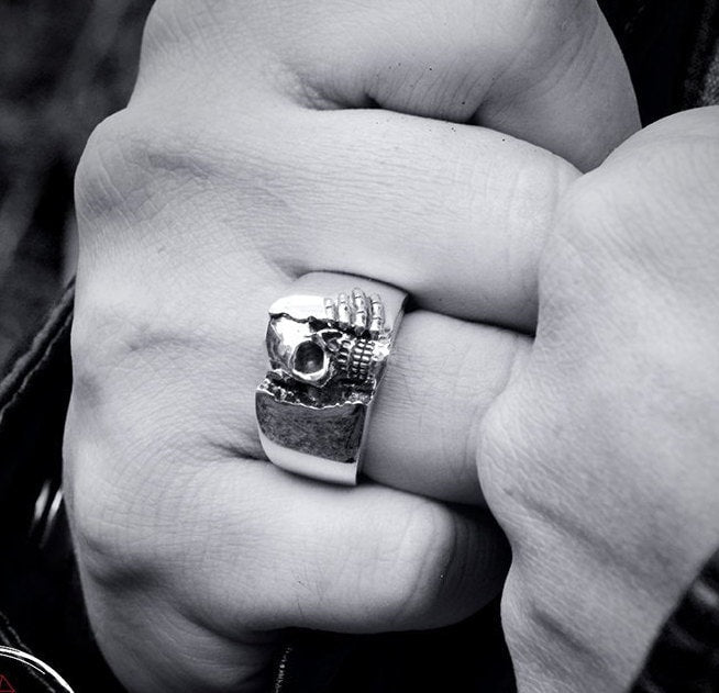 Anillo calavera Winter is coming grande