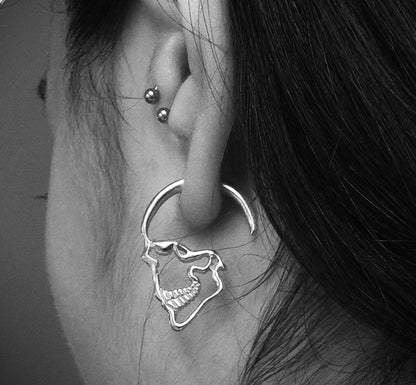 Pendientes de aro plata  Calaveras, Pendiente perfil calavera,  Silueta calavera plata , Joyería gótica, Joyería unisex, Pendiente artesano - D´Cast