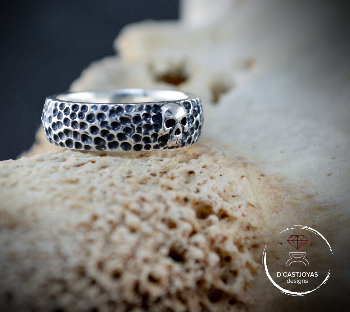 Ring with skull, Hammered silver alliance, Skull alliances, Biker alliances, Gothic alliances, Punk girlfriend gift