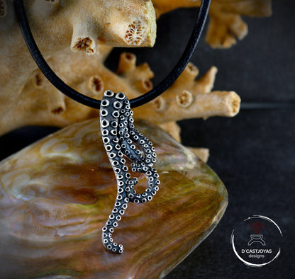 Pulpo Colgante de plata 925, Collar de pulpo tentáculos, Joyas oceánicas, Colgante artesanal - D´Cast