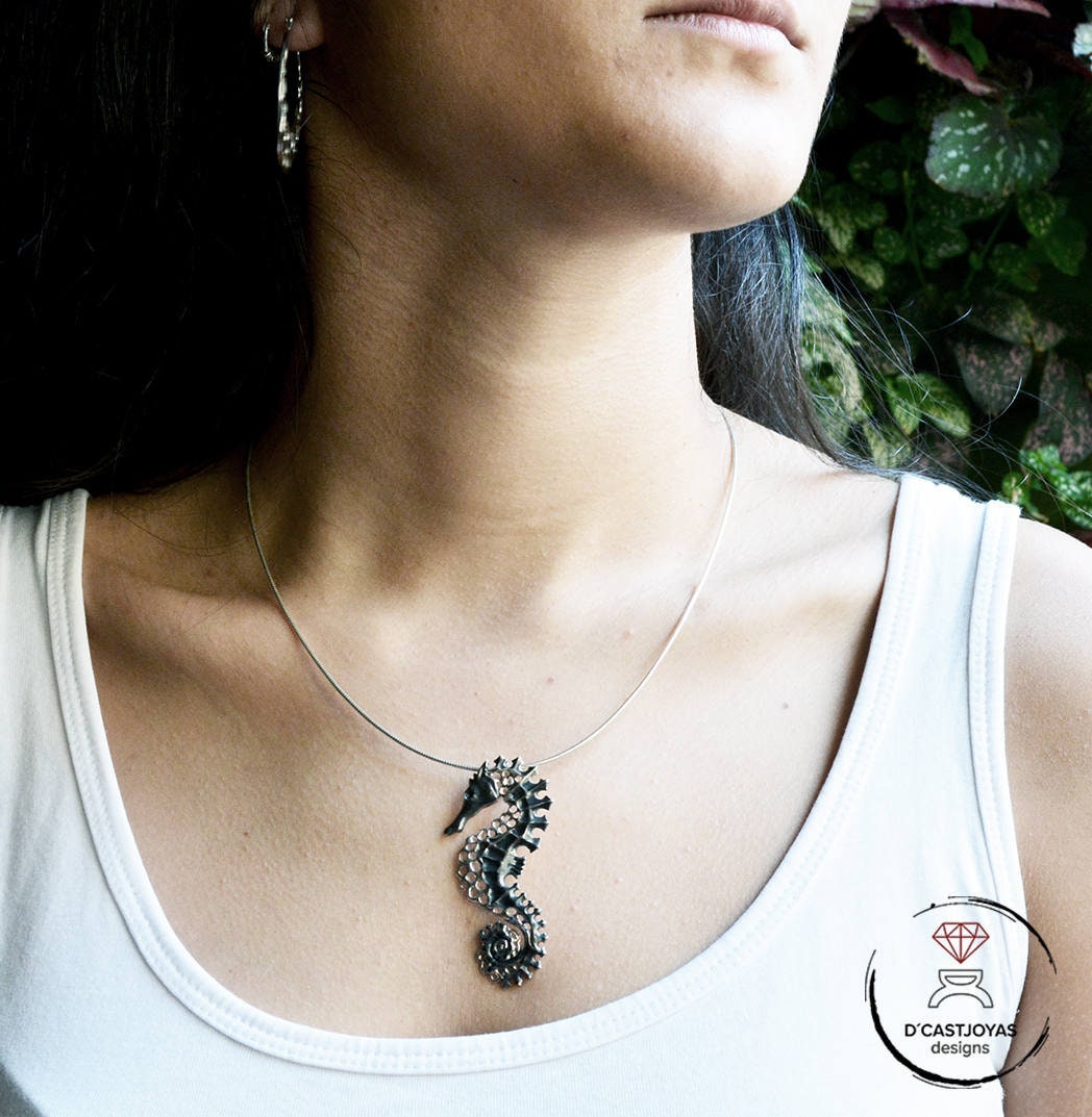 Colgante plata Caballito de mar, Colgante plata artístico, Collar plata esqueleto de caballo, Joyería del mar, Colgante unisex, Estilo boho - D´Cast