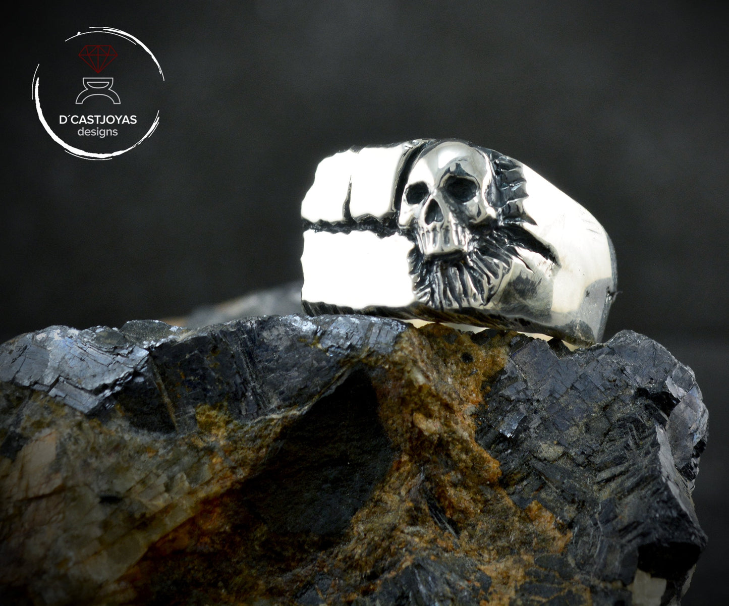 Silberner Totenkopfring, gebrochener quadratischer Siegelring mit geschnitztem Totenkopf, cooler Herrenring, Herrenschmuck, handgefertigter Ring