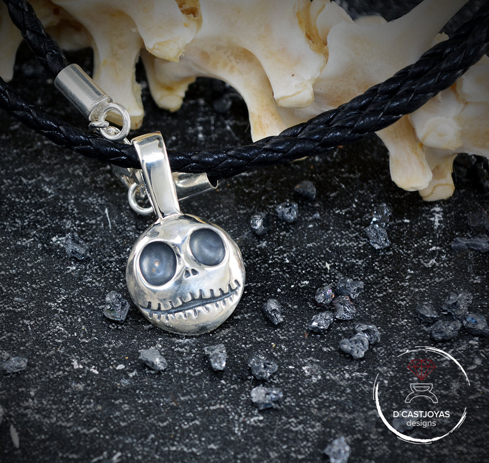 Jack Skellington Silber Pin, Weihnachtsgeschenk, massiver Silber Pin, Totenkopf Silber Pin, handgemachter Pin