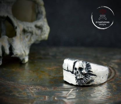 Silberner Totenkopfring, gebrochener quadratischer Siegelring mit geschnitztem Totenkopf, cooler Herrenring, Herrenschmuck, handgefertigter Ring
