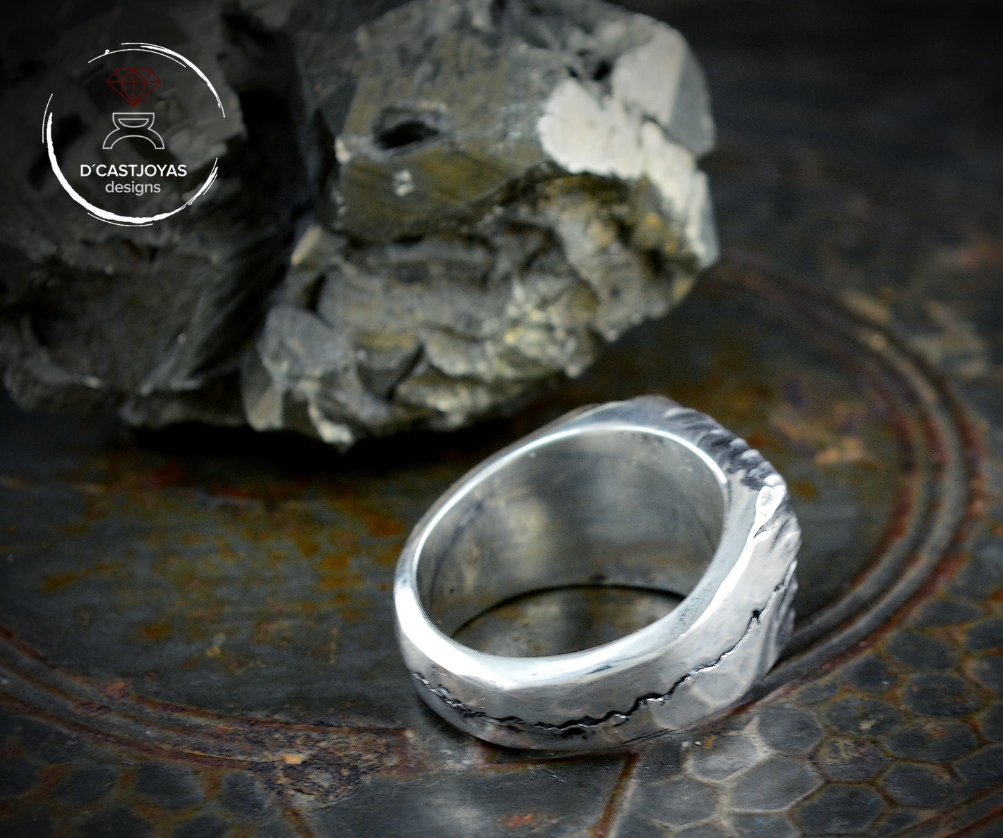 Silberner Totenkopfring, gebrochener quadratischer Siegelring mit geschnitztem Totenkopf, cooler Herrenring, Herrenschmuck, handgefertigter Ring