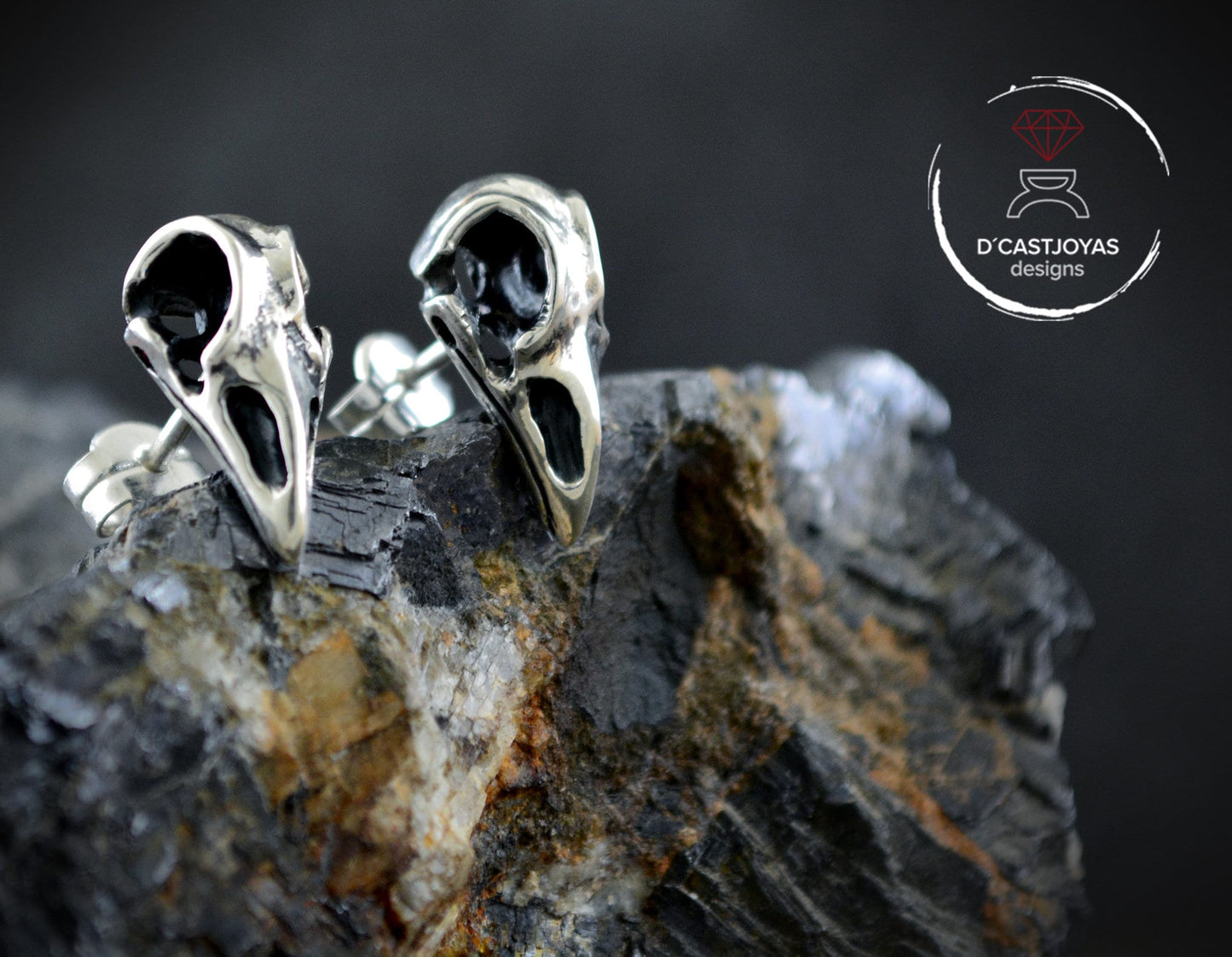 Pendientes cuervos de Odín  en plata de ley maciza con texturas oxidadas, Pendiente calaveras pájaro, Regalo para novia gótica