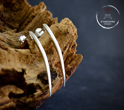 Conjunto de tres pendientes plata colmillos de serpiente, Pendientes largos de aguja, Joyería minimalista, Joyería contemporánea - D´Cast
