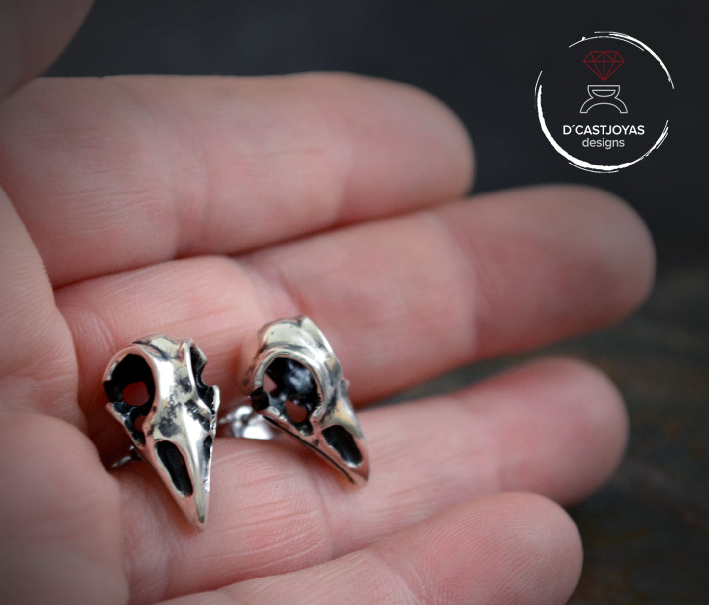 Pendientes cuervos de Odín  en plata de ley maciza con texturas oxidadas, Pendiente calaveras pájaro, Regalo para novia gótica