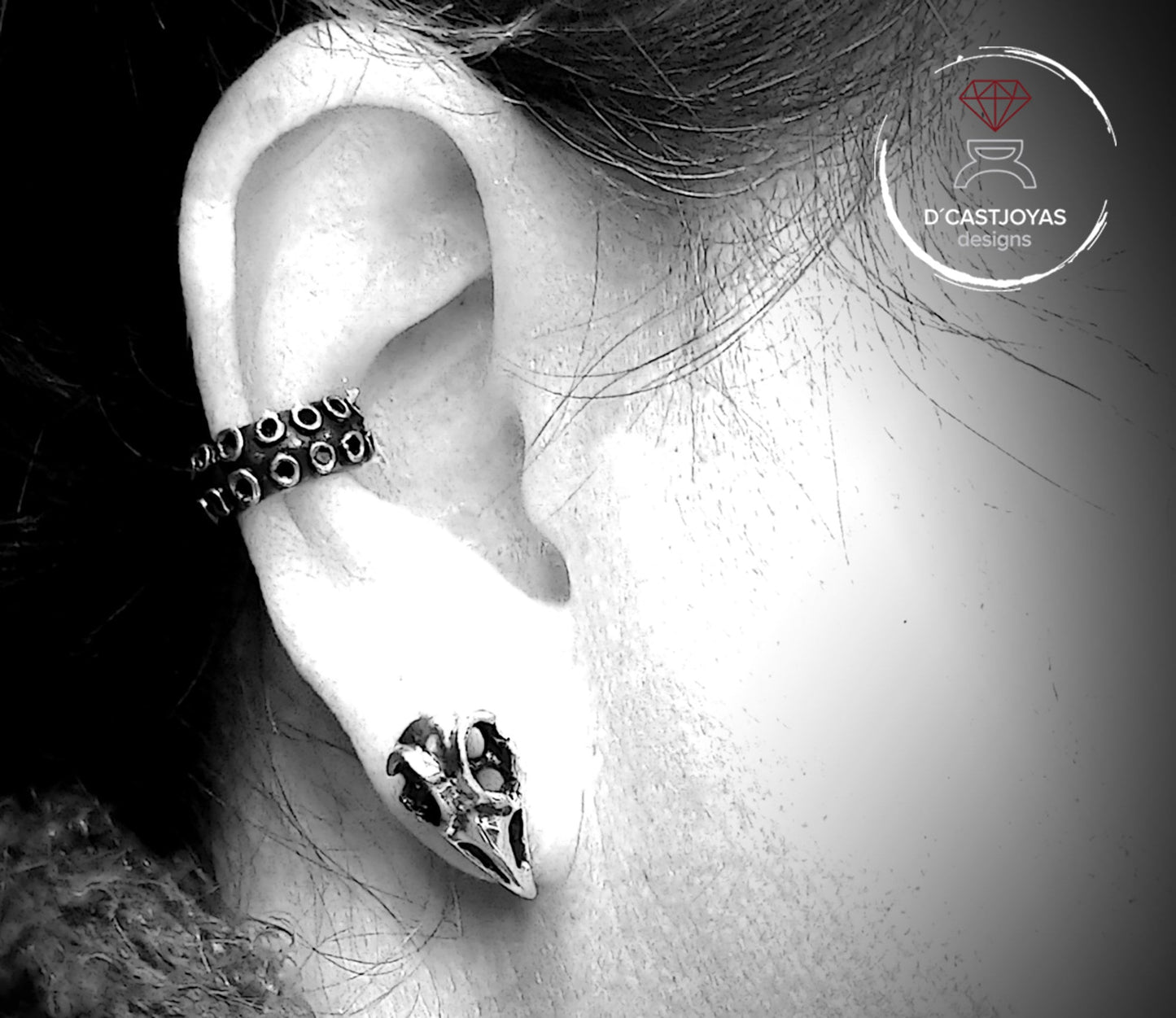 Pendientes cuervos de Odín  en plata de ley maciza con texturas oxidadas, Pendiente calaveras pájaro, Regalo para novia gótica