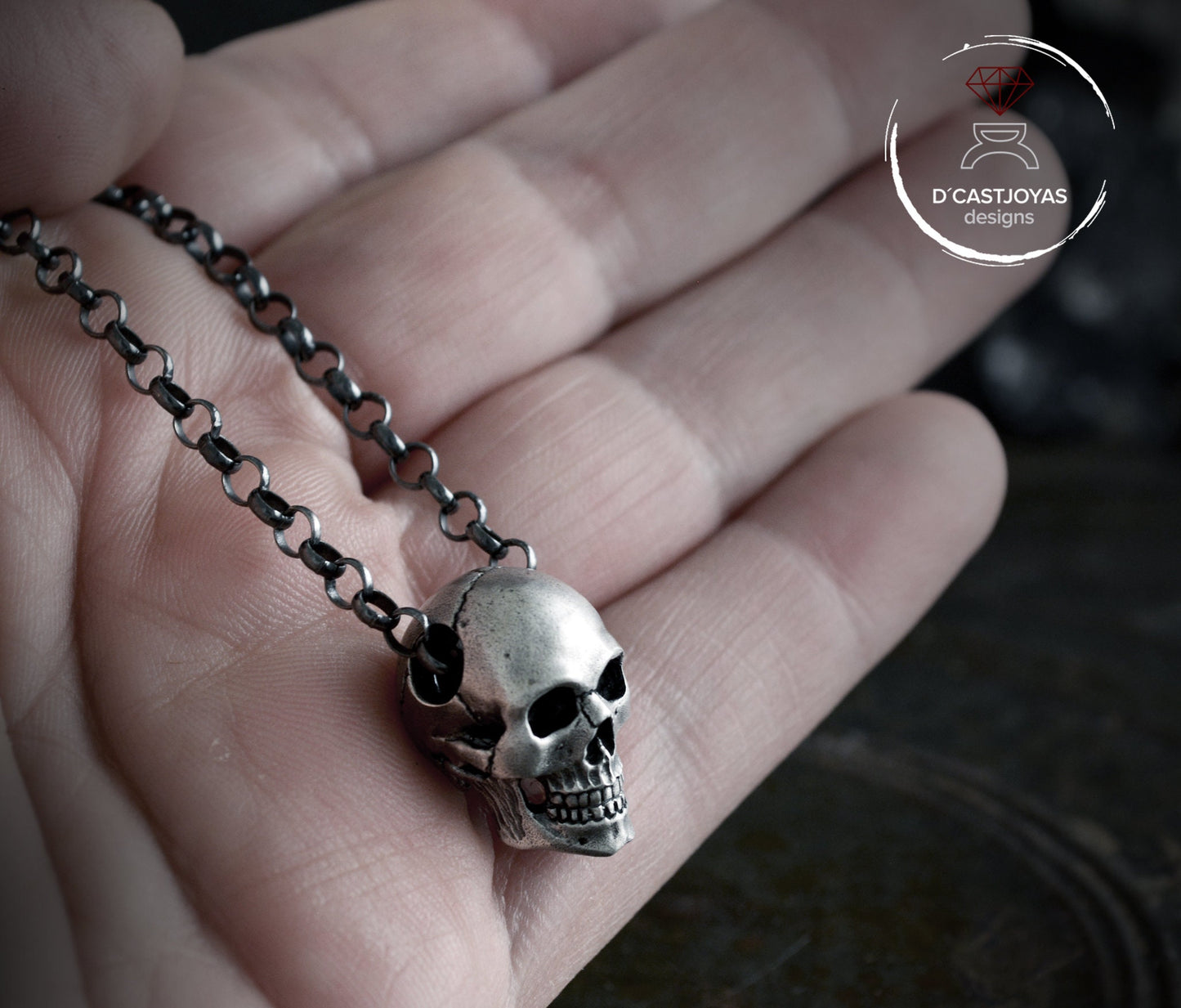 Colgante Craneo completo anatómico de plata para hombre y mujer con texturas oxidadas, Colgante Memento mori - D´Cast