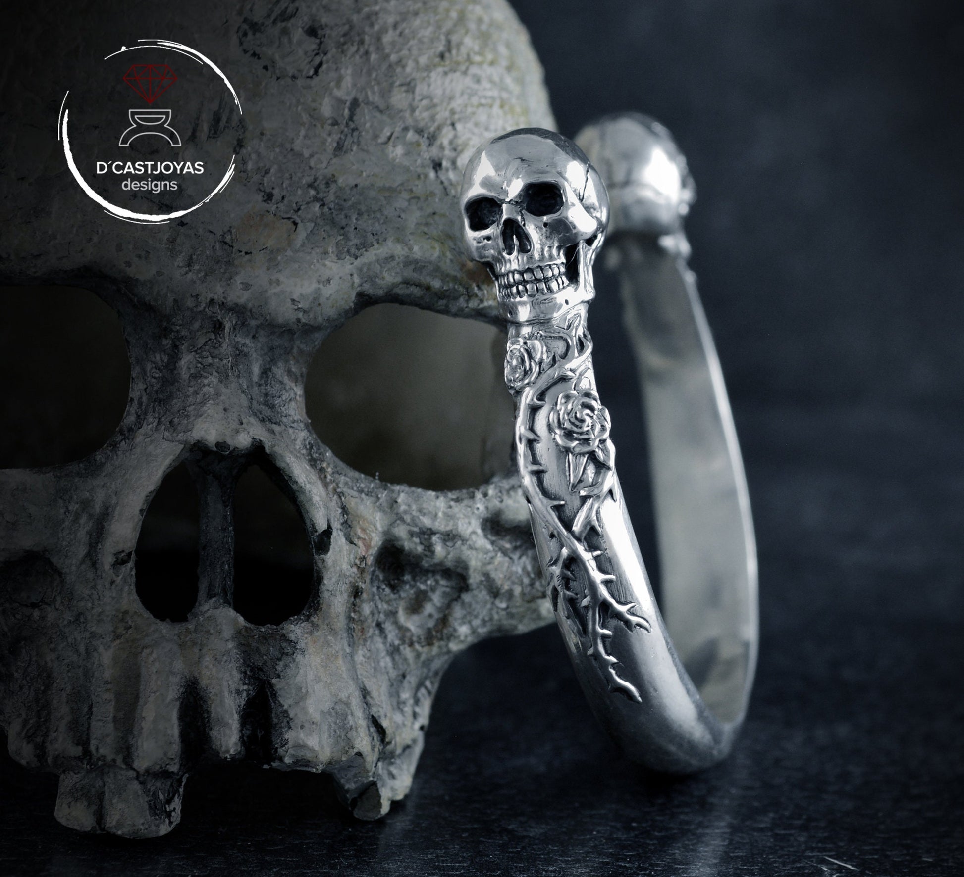 Brazalete de calavera con rosas y espinas en plata de ley maciza, brazalete Memento mori - D´Cast