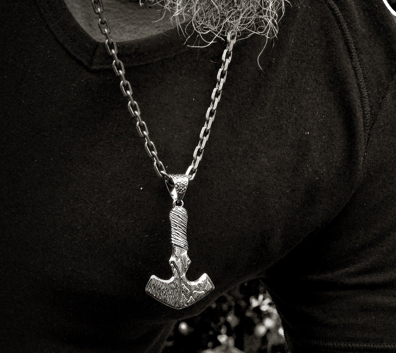Colgante vikingo de plata maciza Mjolnir para hombre, Hammer Thor con texturas oxidadas, amuleto vikingo - D´Cast