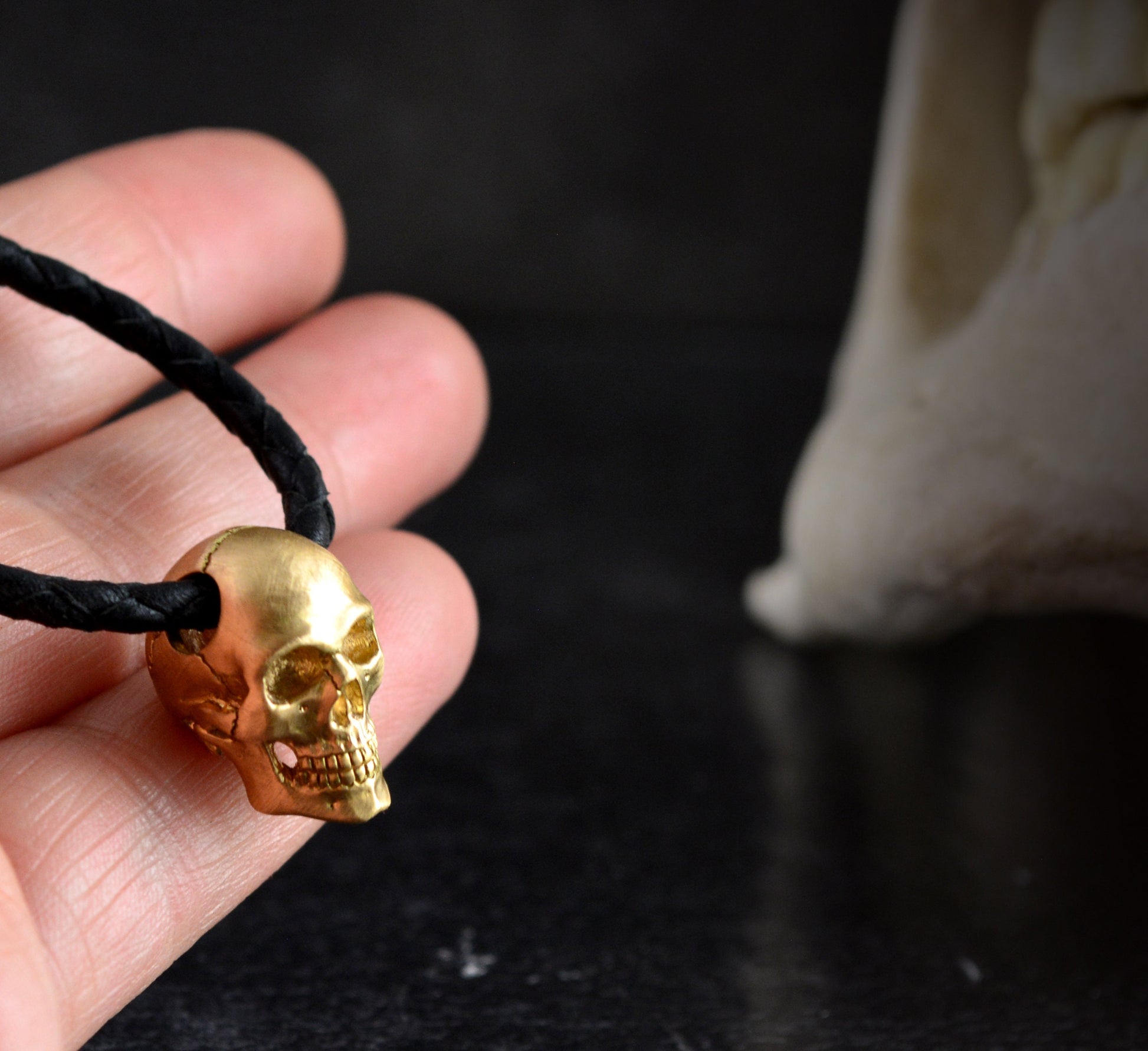 Colgante calavera en oro de 10k, 14k o 18k, Memento mori, Craneo humano oro - D´Cast