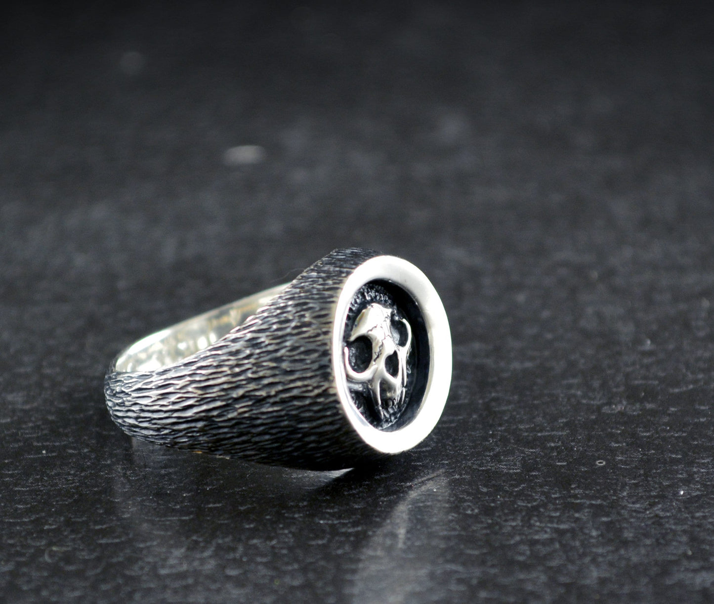 Anillo sello con calavera de gato en plata de ley - D´Cast