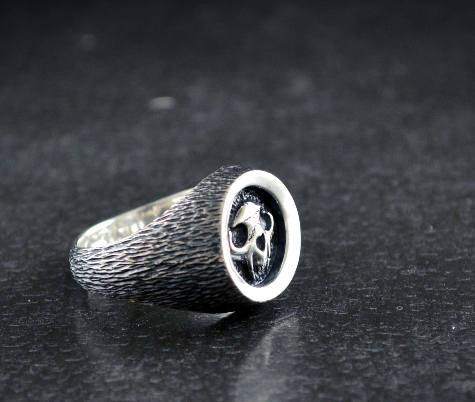 Anillo sello con calavera de gato en plata de ley - D´Cast
