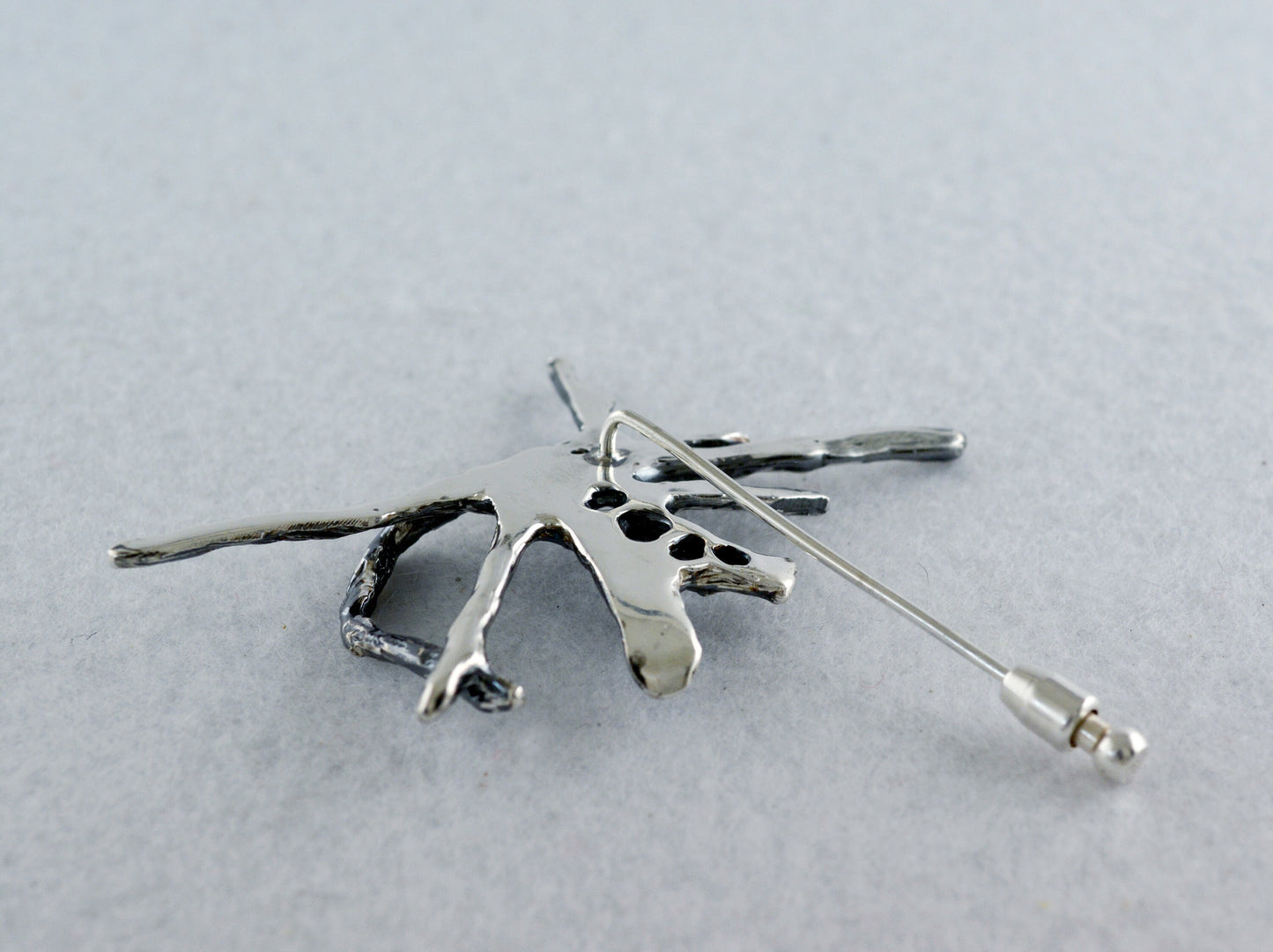 Broche plata Corazón, Broche artístico, Joyería de la naturaleza, Joyería contemporánea, Broche artesanal, Joyería urbana, Joyería unisex - D´Cast