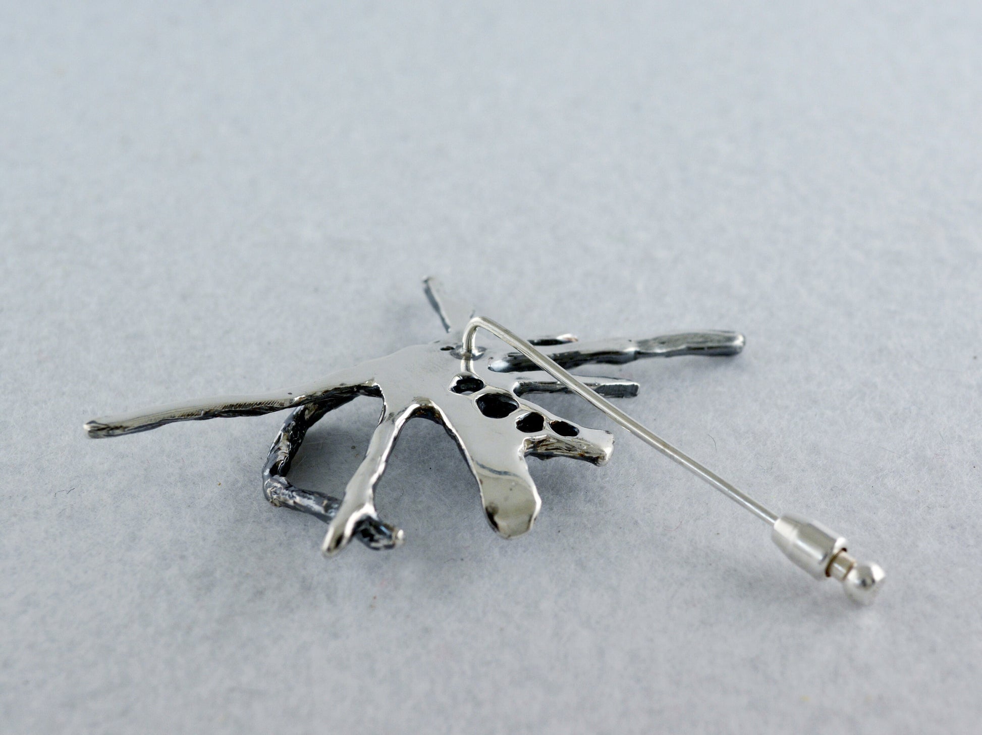 Broche plata Corazón, Broche artístico, Joyería de la naturaleza, Joyería contemporánea, Broche artesanal, Joyería urbana, Joyería unisex - D´Cast