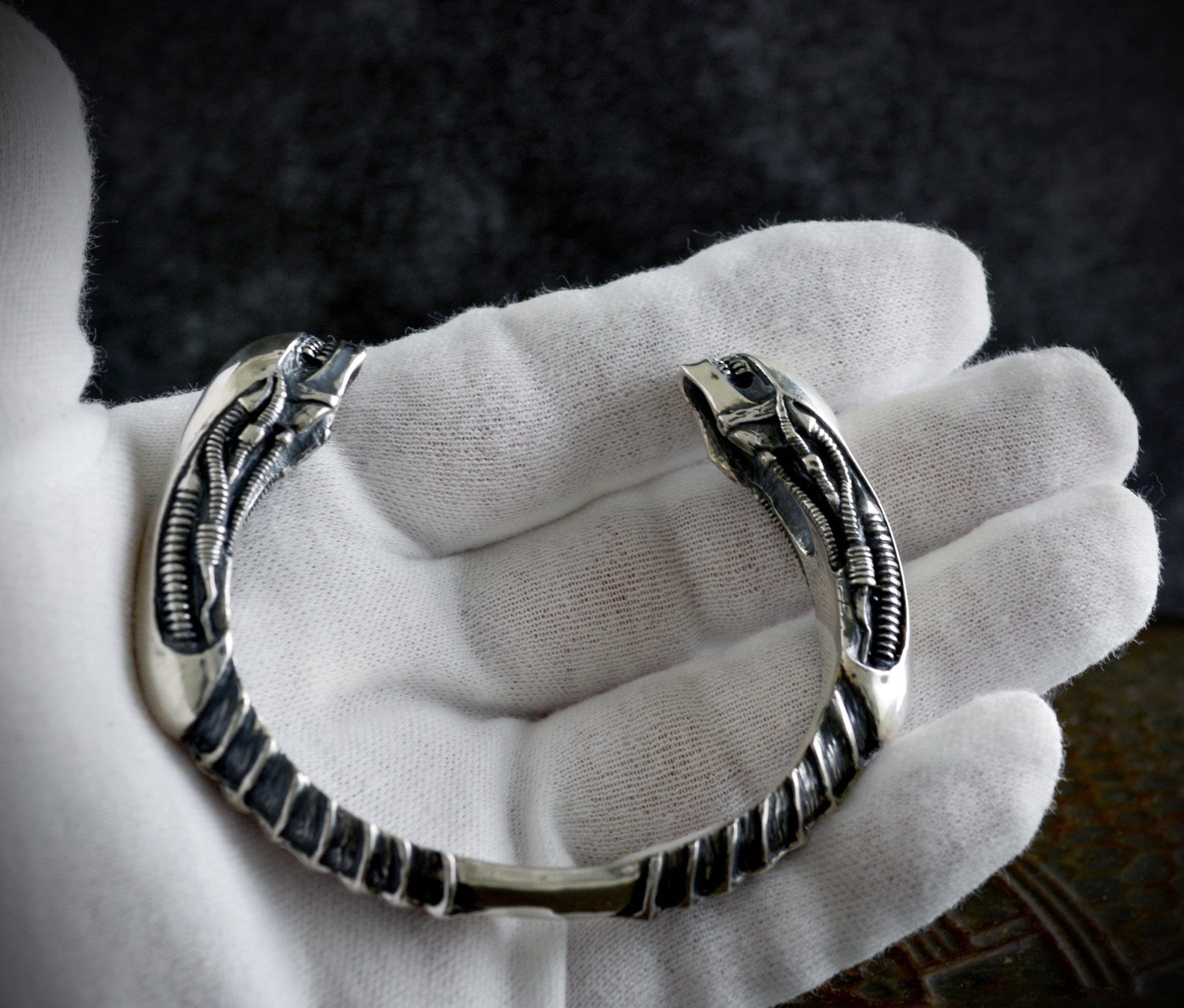 Brazalete plata de ley maciza con dos cabezas de Xenomorfo - D´Cast