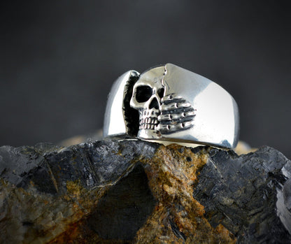 Anillo calavera Winter is coming grande