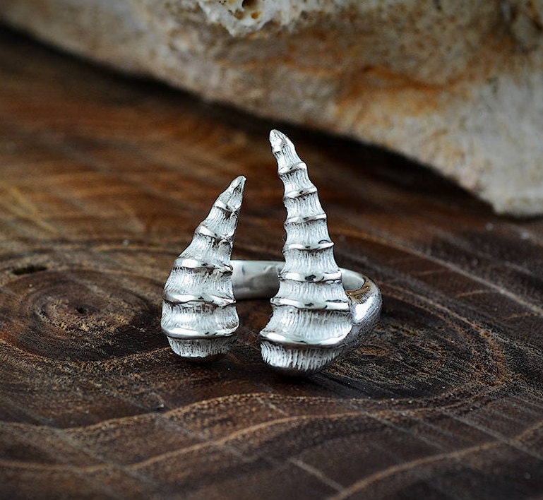 Dragon horn silver ring, Dragon open ring, Handmade ring, Dragon bone, Gothic jewelry, Unisex jewelry, Urban style