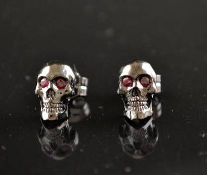 Pendiente calavera pequeño de plata maciza para hombre - D´Cast