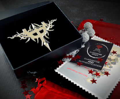Silberne Brosche, inspiriert vom Emblem des Judas Priest